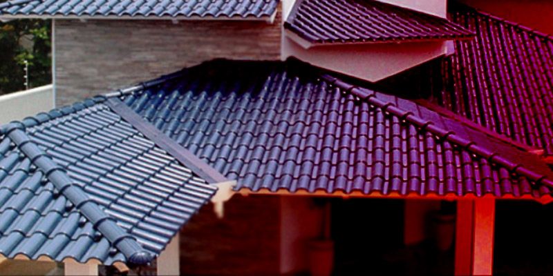 Telhas esmaltadas, menor custo de manutenção.